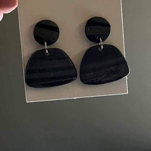 Handcrafted NWT Clay Earrings - Picture 9 of 9